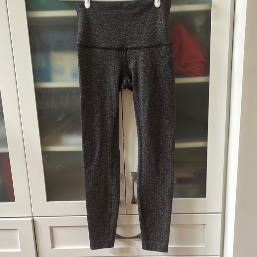 Lululemon Wunder Under SZ 4 25” Thick Luon Herringbone Black Grey  🖤
